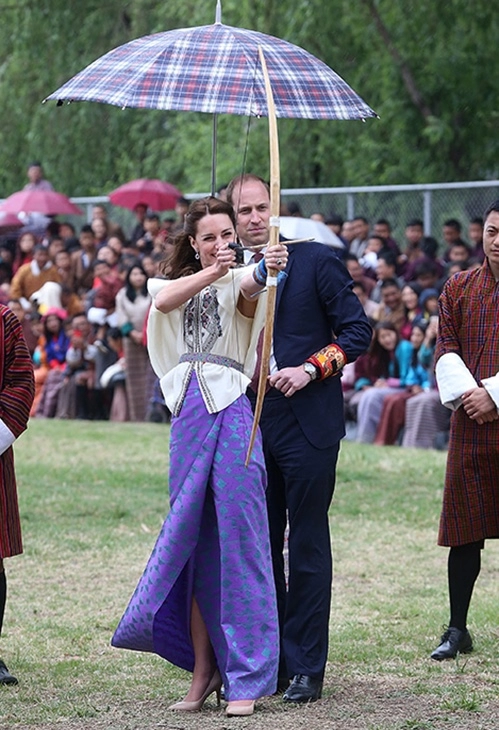 Công nương kate middleton được thán phục khi trổ tài mặc đẹp - 2
