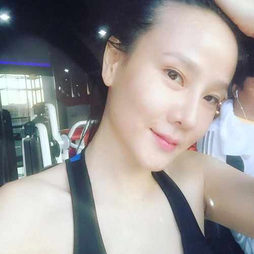 Dương yến ngọc mặt mộc căng mịn như trứng gà bóc - 1