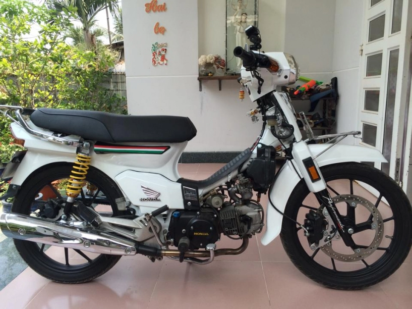 Honda dream độ đầy phong cách và chất chơi - 1