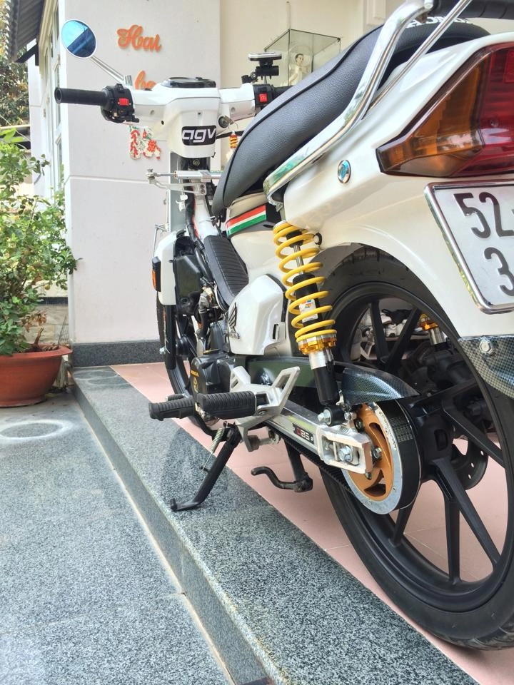 Honda dream độ đầy phong cách và chất chơi - 5