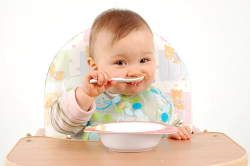 Khi nào cho con ăn cháo xay nhuyễn cháo hạt vỡ cơm - 2