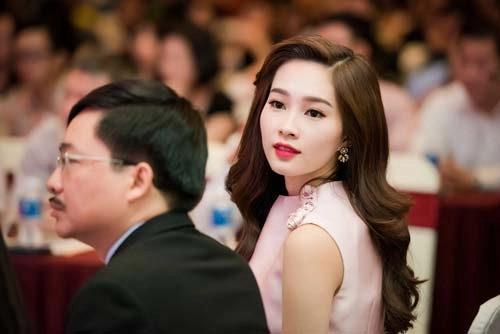 Những lần trang điểm đậm hiếm hoi của hoa hậu thu thảo - 11