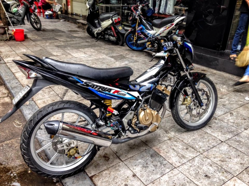 Raider 150cc tạo dáng cực ngầu - 2