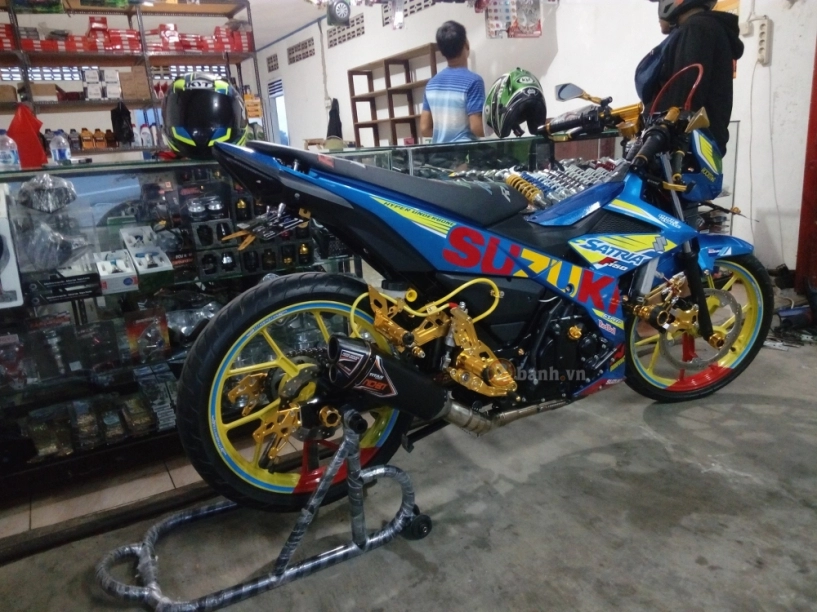 Satria f150 fi độ lung linh với rất nhiều đồ chơi chất - 4