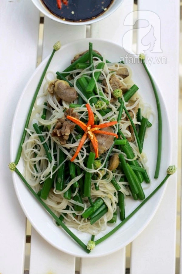 Bún xào lòng gà đổi món cho bữa sáng - 18