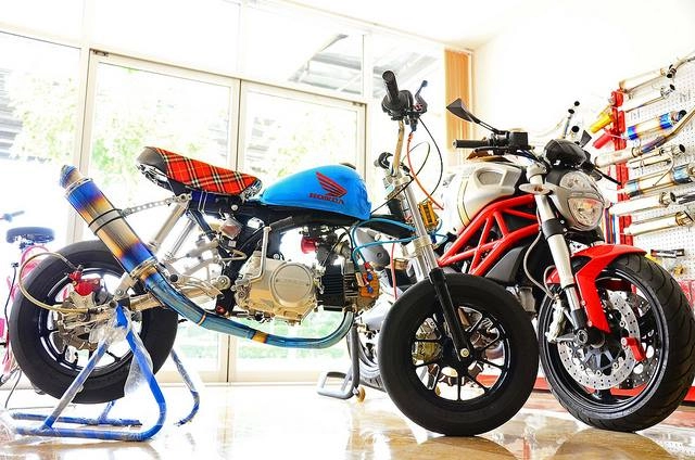 Những chiếc honda chaly độ khủng từ các nước - 4