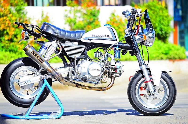 Những chiếc honda chaly độ khủng từ các nước - 6