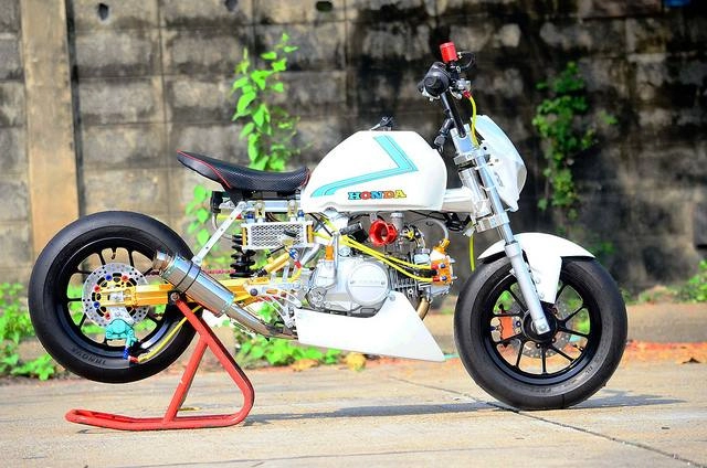 Những chiếc honda chaly độ khủng từ các nước - 11