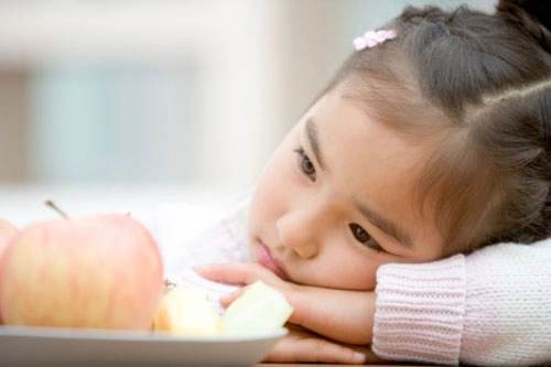 3 sai lầm cực lớn của cha mẹ việt khiến trẻ càng ngày càng biếng ăn - 3