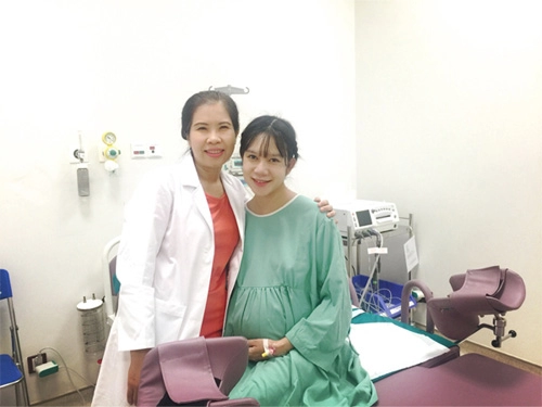 Nữ bác sĩ sản khoa kể chuyện 4 lần đỡ đẻ cho vợ ca sĩ lý hải - 1