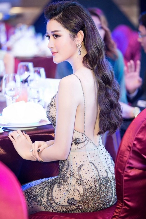 Á hậu huyền my đọ lưng trần gợi cảm cùng mai phương thúy - 4