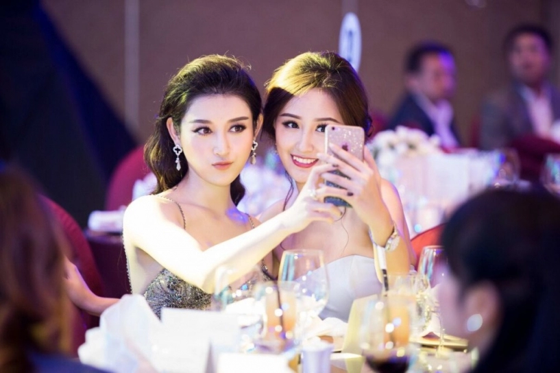 Á hậu huyền my đọ lưng trần gợi cảm cùng mai phương thúy - 6