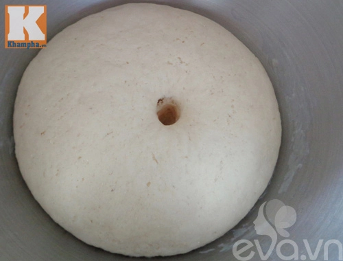 Bánh bao nhân đậu đỏ trứng muối siêu hấp dẫn - 5