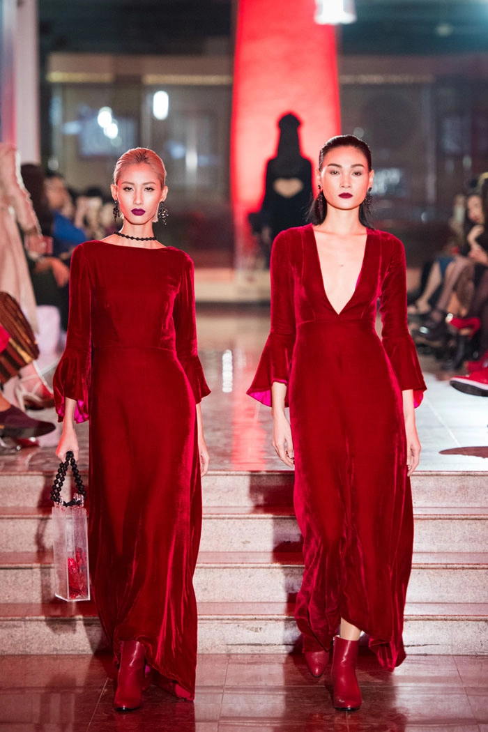 Hoa hậu thu thủy môi thâm lạ lẫm ở tuổi 40 - 13