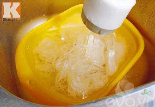 Thưởng thức bánh đa cua thập cẩm đầy hấp dẫn - 7
