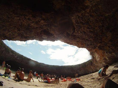 Bãi biển ẩn ở mexico