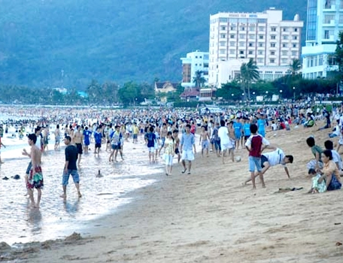 Bình định tạo bãi biển sạch để hút khách du lịch