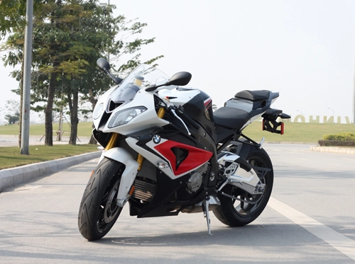 Bmw s1000rr 2014 xuât hiên tai ha nôi