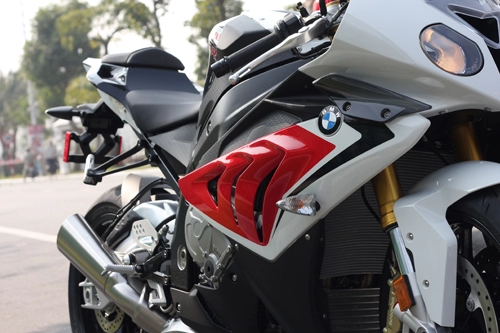 Bmw s1000rr 2014 xuât hiên tai ha nôi