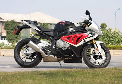 Bmw s1000rr 2014 xuât hiên tai ha nôi