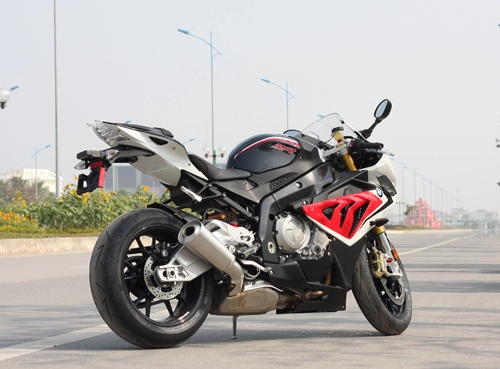 Bmw s1000rr 2014 xuât hiên tai ha nôi