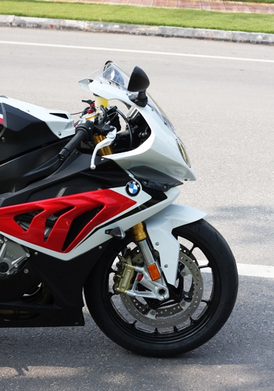 Bmw s1000rr 2014 xuât hiên tai ha nôi