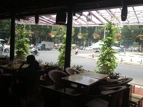 Đậm đà hương vị cà phê vườn nhà ai