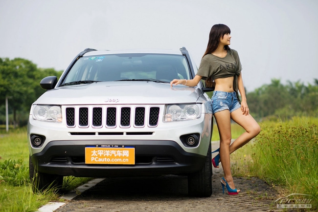 Đậm đà phong cách việt dã cũng jeep và chân dài quyến rũ