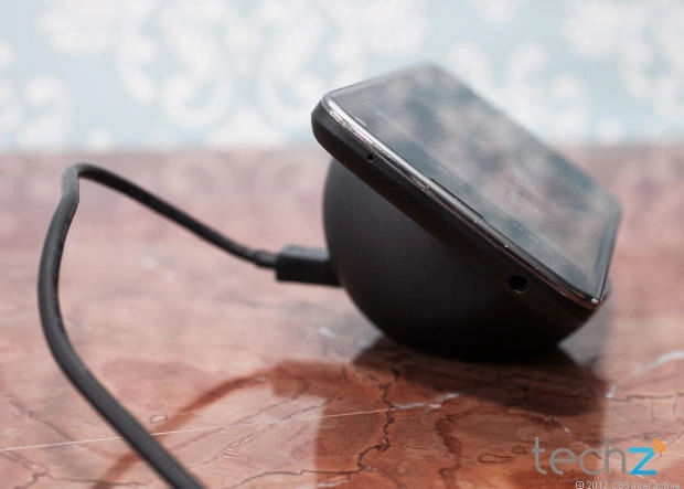 Đánh giá nexus 4 wireless charger - tiện hay không