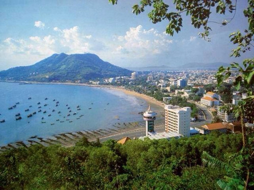 Du ngoạn cuối năm mùa bão giá