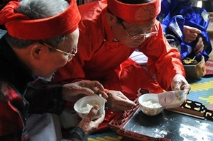 Hội thổi cơm thi ở làng thị cấm huyện từ liêm