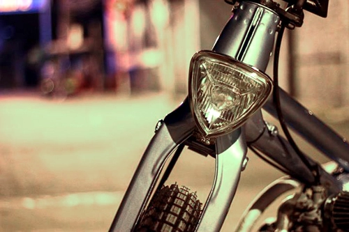 Honda cub bobber độc đáo của sinh viên việt