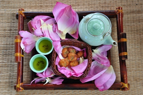 Hương sen cuối mùa tại hà nội