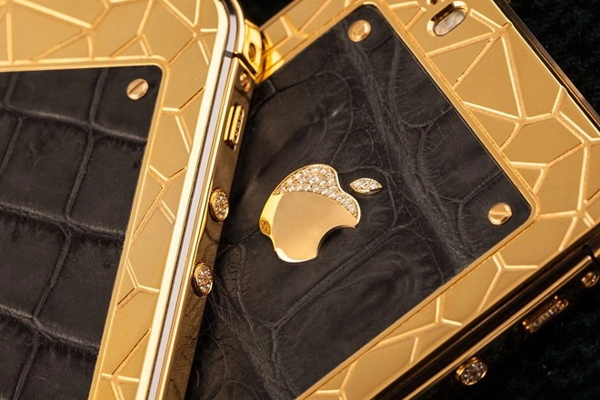 Iphone 5s mạ vàng bọc da cá sấu giá 35 triệu ở vn
