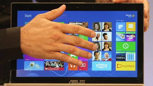 Laptop màn hình cảm ứng tại sao không