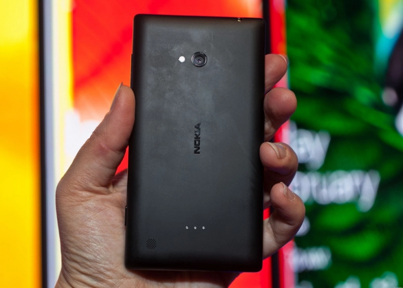 Lumia 720 - cầu nối giữa phổ thông và cao cấp