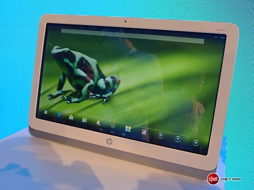 Máy tính để bàn kiêm tablet chạy android giá 75 triệu đồng