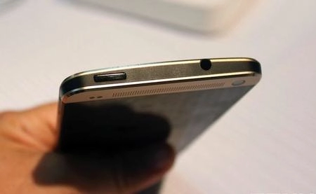 Mở hộp htc one phiên bản gold