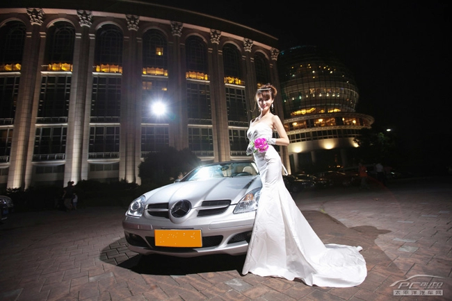Ngắm cô dâu xinh đẹp bên chiếc mercedes slx 350