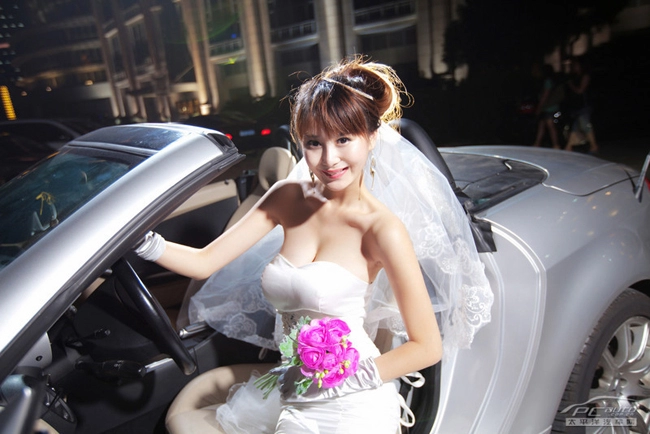 Ngắm cô dâu xinh đẹp bên chiếc mercedes slx 350