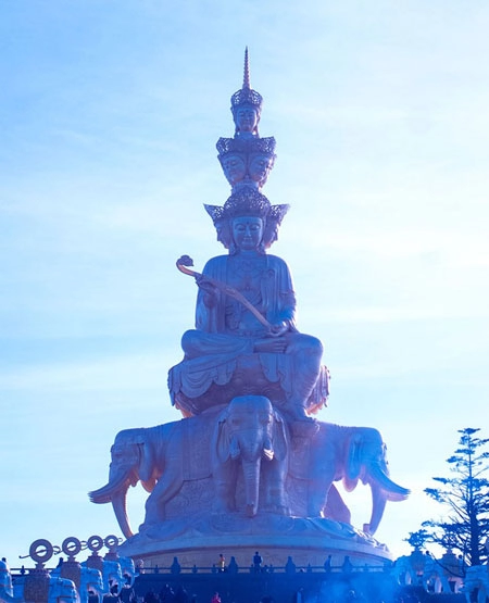Ngắm mây đạp gió trên đỉnh nga my