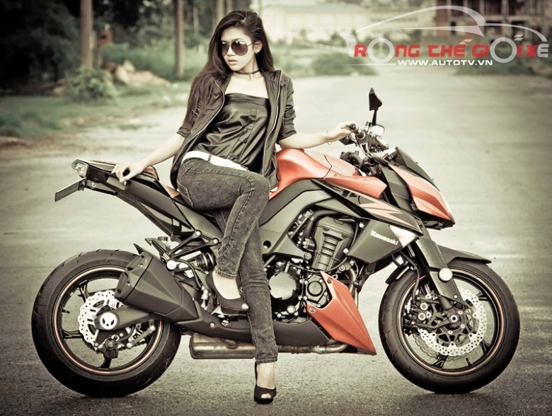 Người đẹp rainie nguyễn cá tính với kawasaki z1000
