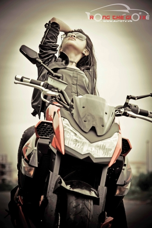 Người đẹp rainie nguyễn cá tính với kawasaki z1000