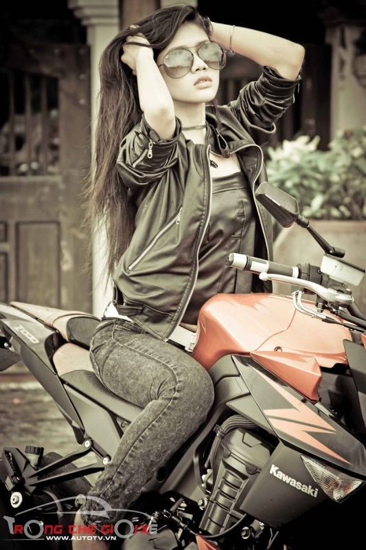 Người đẹp rainie nguyễn cá tính với kawasaki z1000