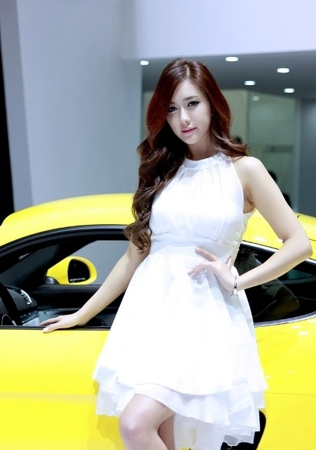 Nhan sắc yêu kiều tại triển lãm ôtô seoul 2013