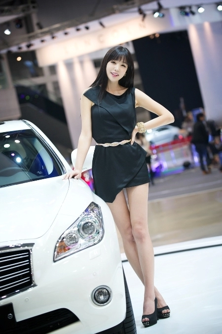 Nhan sắc yêu kiều tại triển lãm ôtô seoul 2013