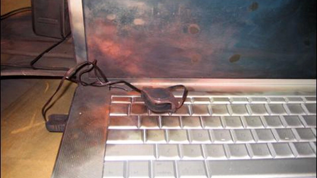 Nổ pin laptop bản chất và cách phòng tránh
