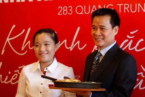Pizza hut khuyến mãi mừng khai trương