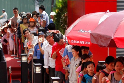 Pizza hut khuyến mãi mừng khai trương