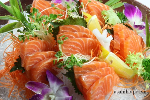 Sashimi cá hồi - hương vị tinh khiết tại asahi hot pot